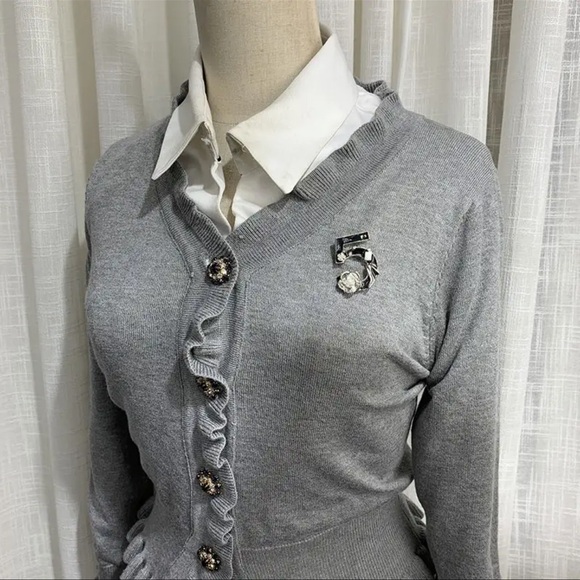 New Arrivals! Luxury Fashion Brooch💎 - Picture 2 of 2